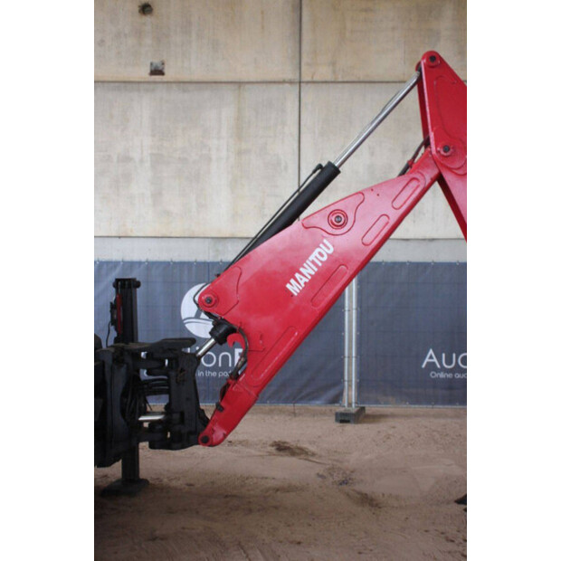 2017 Manitou TLB844S-44140930