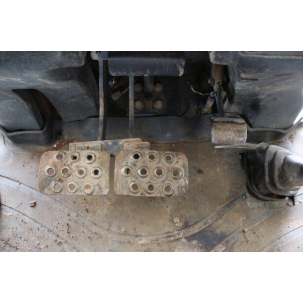 2017 Manitou TLB844S-44140941