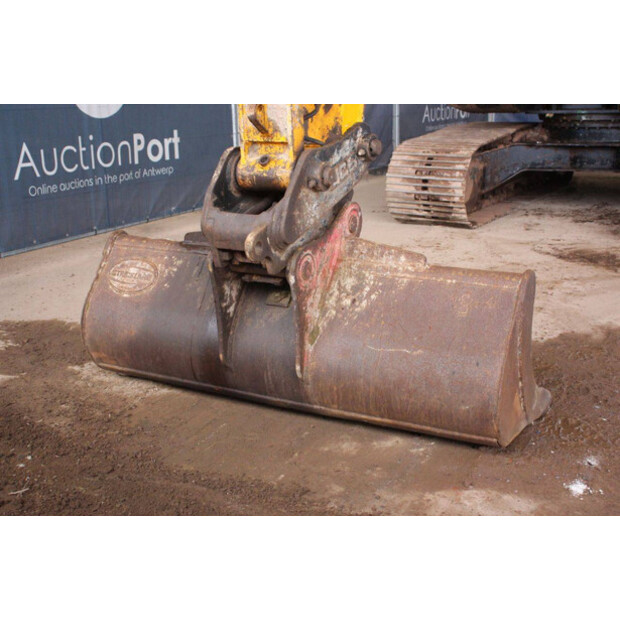 2018 JCB JS130LC 4F-44141174