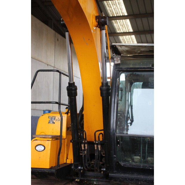 2018 JCB JS130LC 4F-44141176