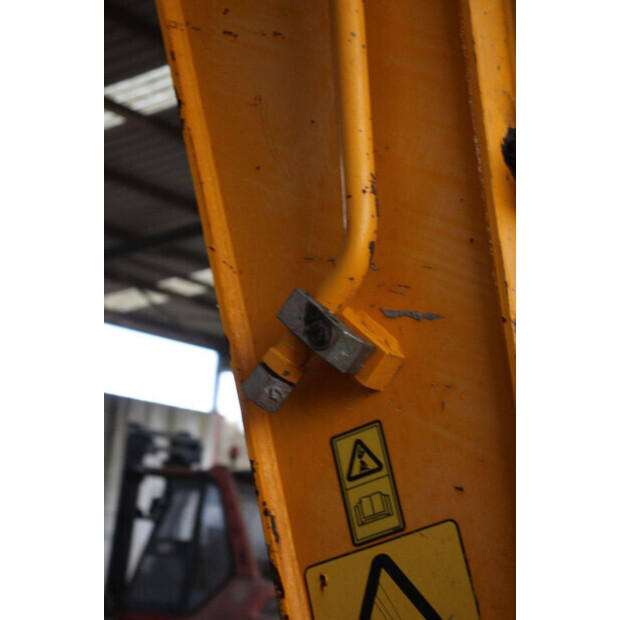 2018 JCB JS130LC 4F-44141178