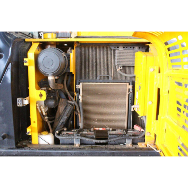 2018 JCB JS130LC 4F-44141184