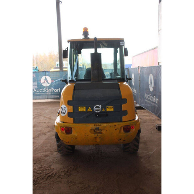 2013 فولفو L25F-P-44141238