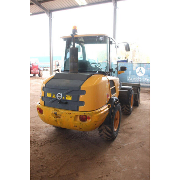 2013 فولفو L25F-P-44141239