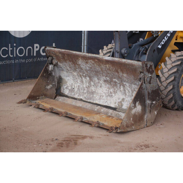 2013 فولفو L25F-P-44141243