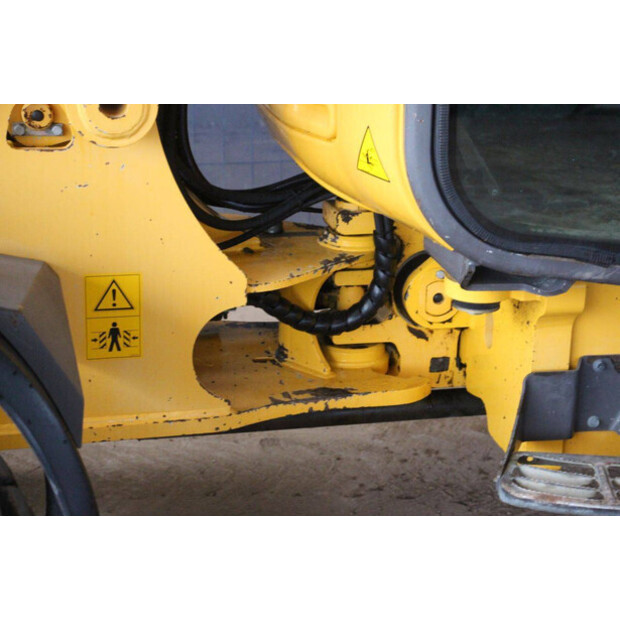 2013 فولفو L25F-P-44141248