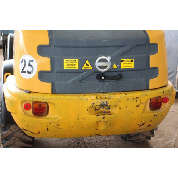 2013 فولفو L25F-P-44141249