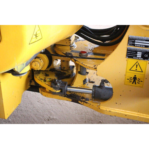 2013 فولفو L25F-P-44141250