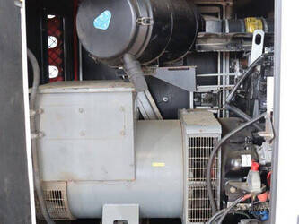 2011-sdmo-r165-1392150-44141281