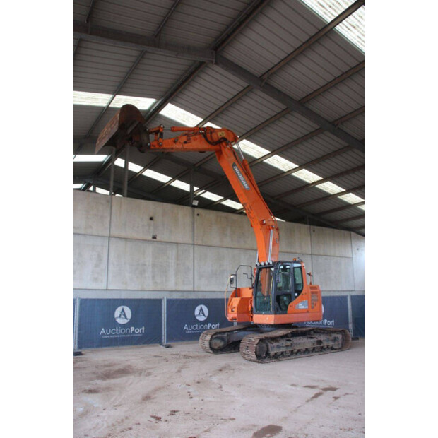 2014 Doosan DX235LCR-44141392
