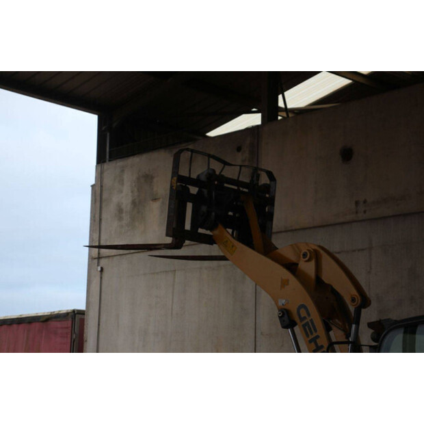 2017 Gehl 650-44141483