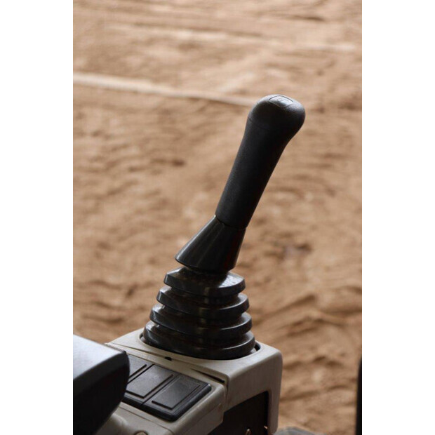 2024 إف إف إندستريال ME18-44141594