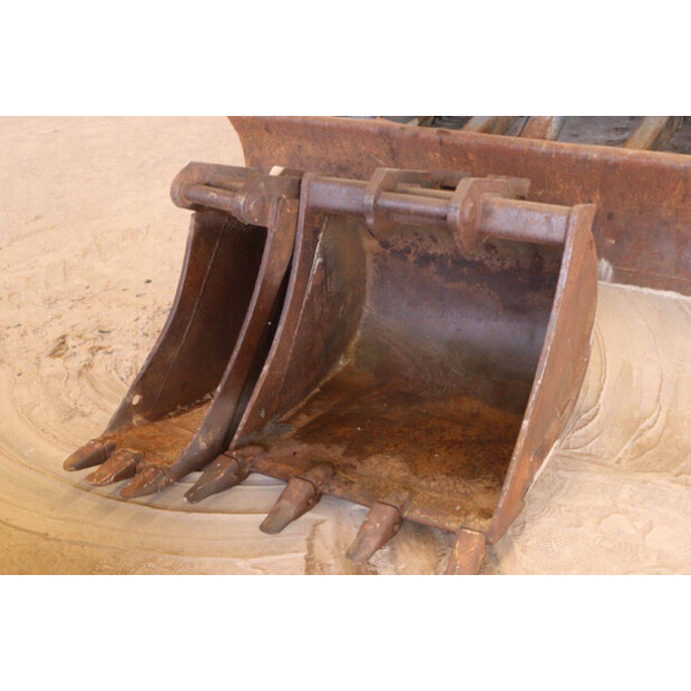 2002 TAKEUCHI TB80FR-44141891