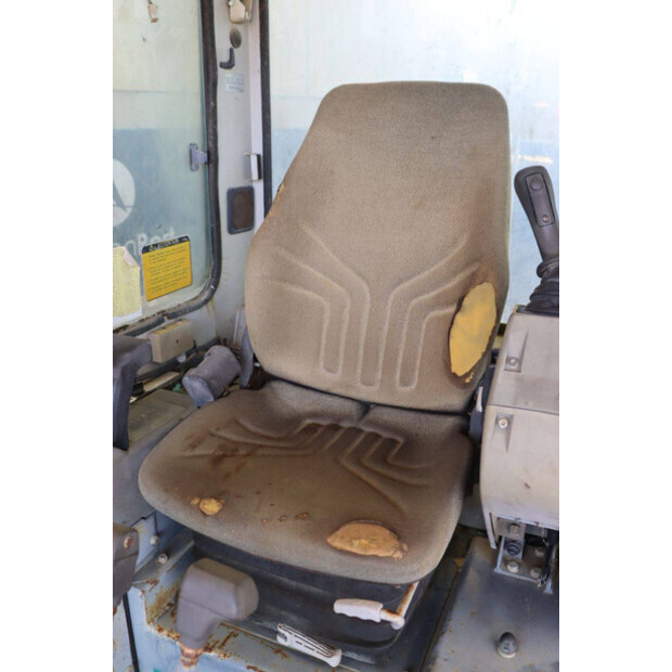 2002 TAKEUCHI TB80FR-44141907