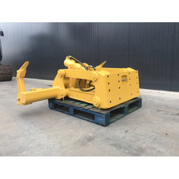 2025 Komatsu D53-44142017