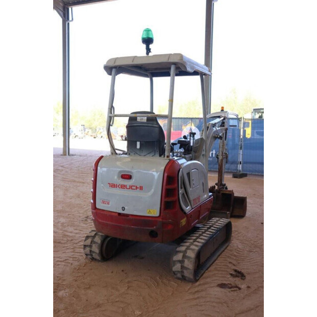 2014 TAKEUCHI TB216-44142322