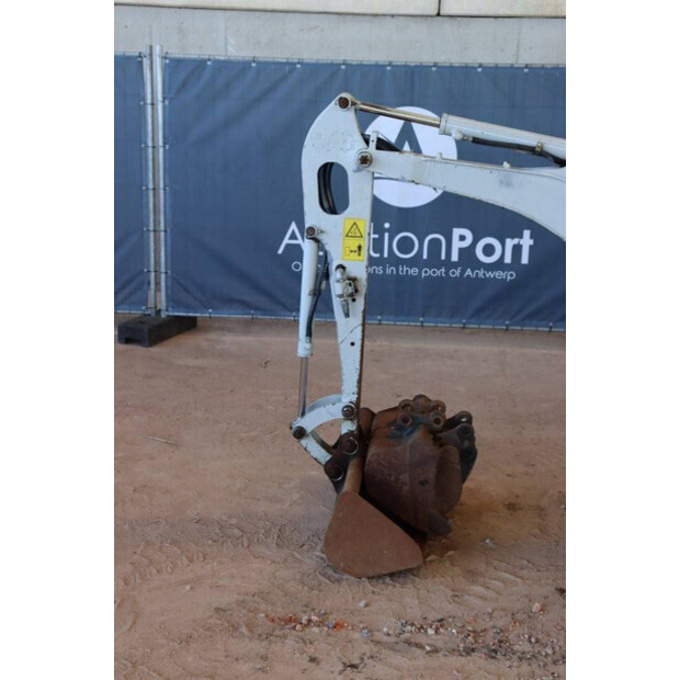 2014 TAKEUCHI TB216-44142327