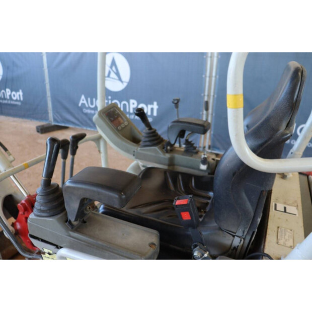 2014 TAKEUCHI TB216-44142344