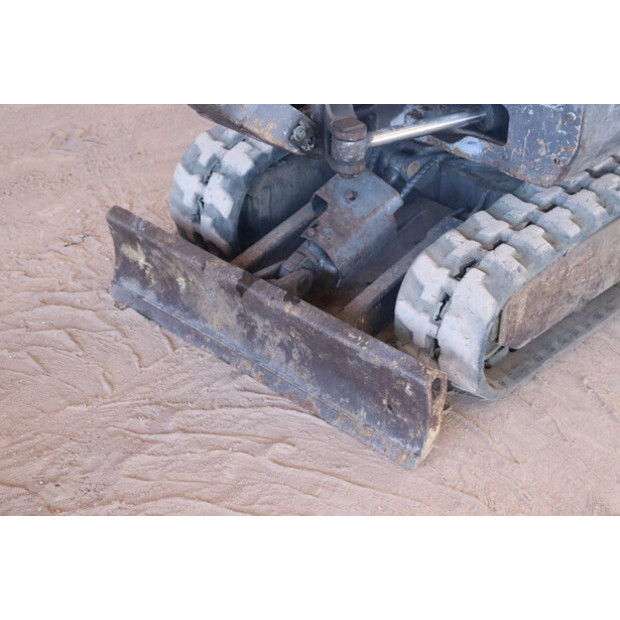 2018 فولفو EC15D-44142422