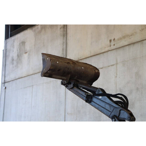 2018 فولفو EC15D-44142443