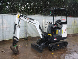 صورة ل حفارات صغيرة 2021 بوبكات E17