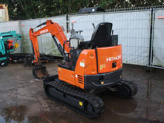 2016-hitachi-zx17u-5-44143168