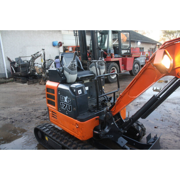 2016 Hitachi ZX17U-5-44143173