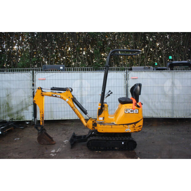 2018 جيه سي بي 8008 CT-44143217