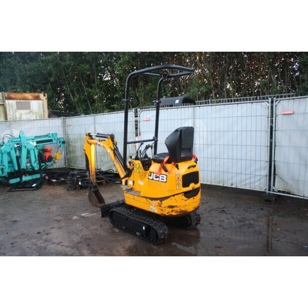 2018 جيه سي بي 8008 CT-44143218