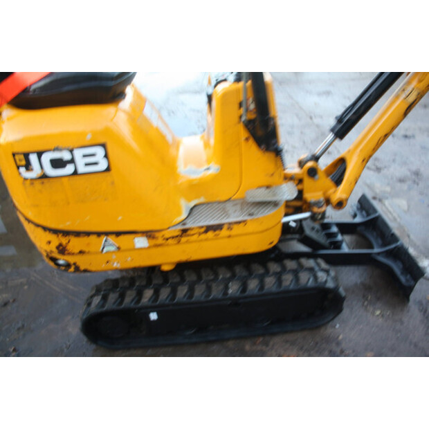 2018 جيه سي بي 8008 CT-44143221