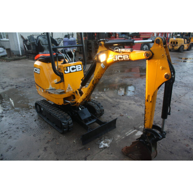 2018 جيه سي بي 8008 CT-44143223