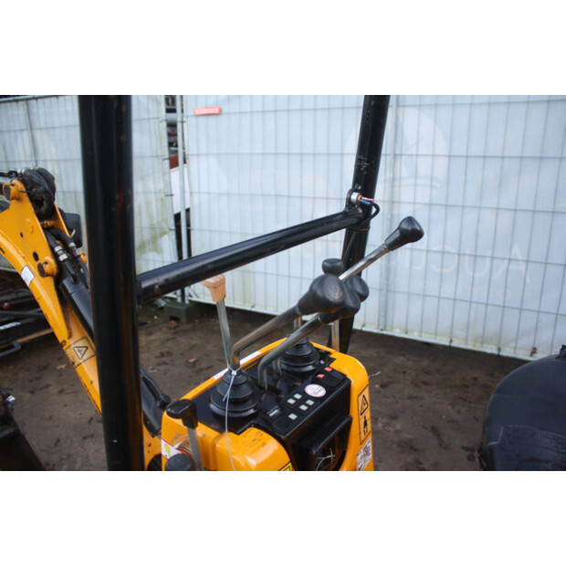 2018 جيه سي بي 8008 CT-44143227