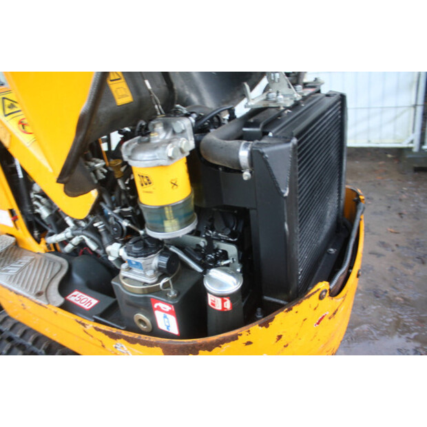 2018 جيه سي بي 8008 CT-44143229