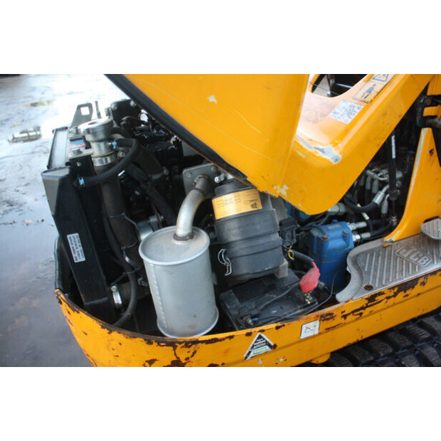 2018 جيه سي بي 8008 CT-44143230