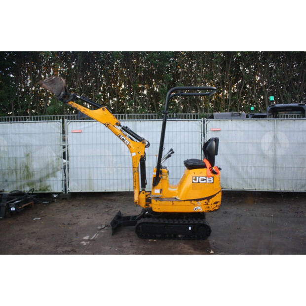 2018 جيه سي بي 8008 CT-44143231