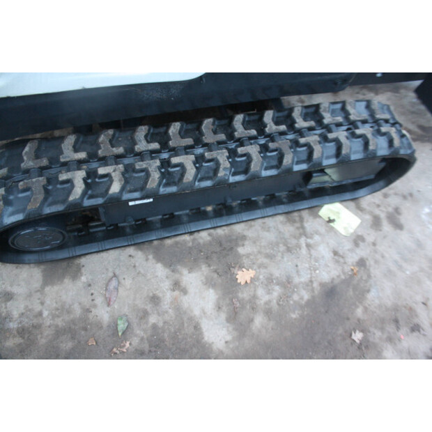 2016 بوبكات E19-44143330