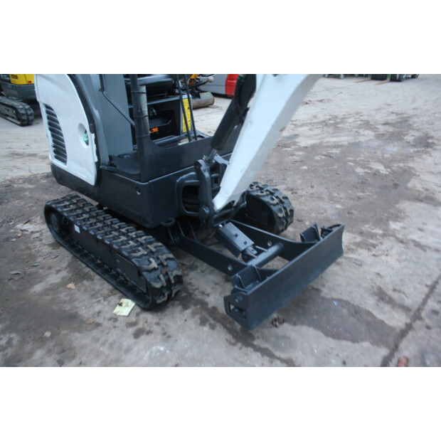 2016 بوبكات E19-44143334