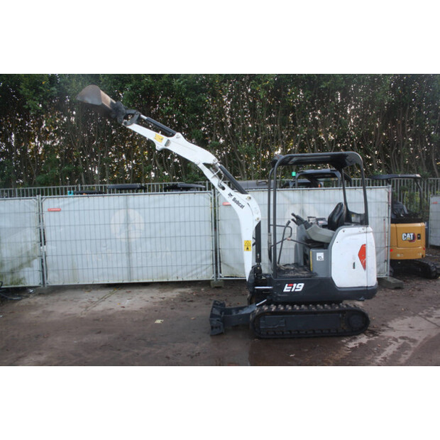 2016 بوبكات E19-44143347