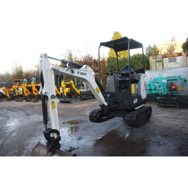 2016 بوبكات E19-44143348