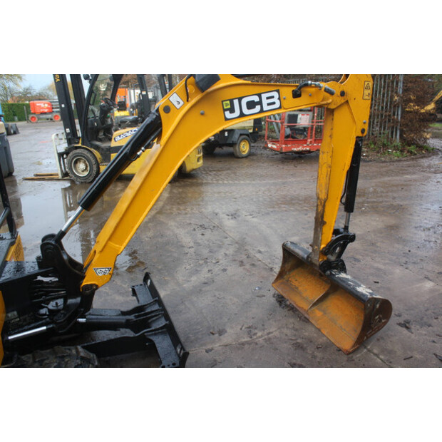 2019 جيه سي بي 15C-1-44143447