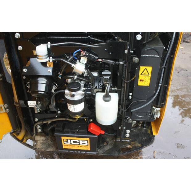 2019 جيه سي بي 15C-1-44143448