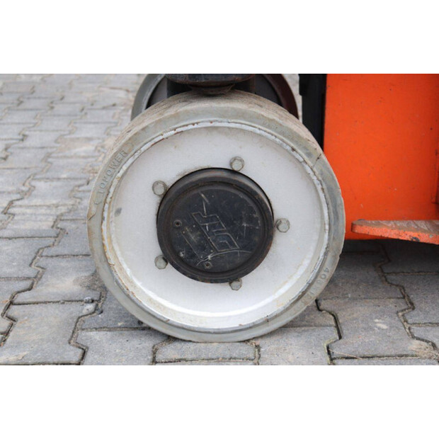 2008 جيه ال جي 2030 ES-44143766