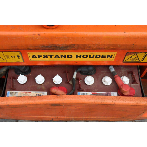 2008 جيه ال جي 2030 ES-44143770