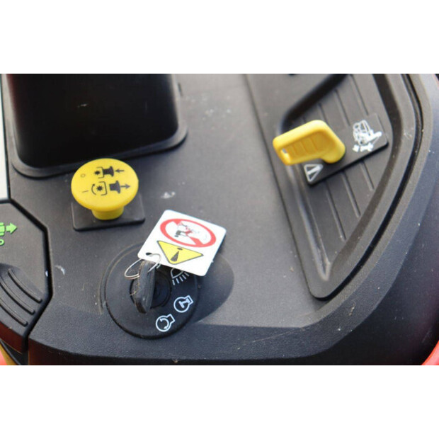 2022 Simplicity SLT210SE-44144174