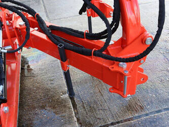 2024-knegt-kmv160-44144295