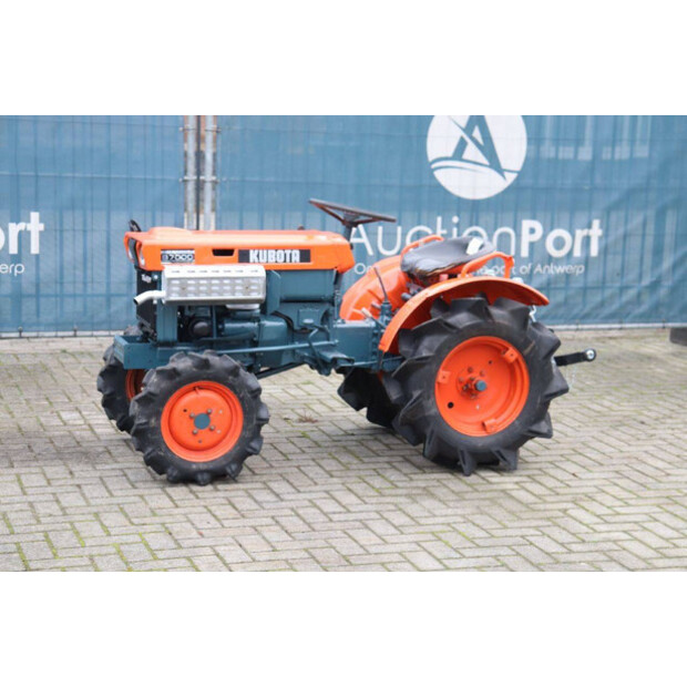 كوبوتا B7000-44144421