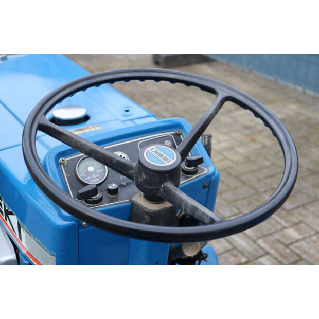 لسكي TU1400F-44144712