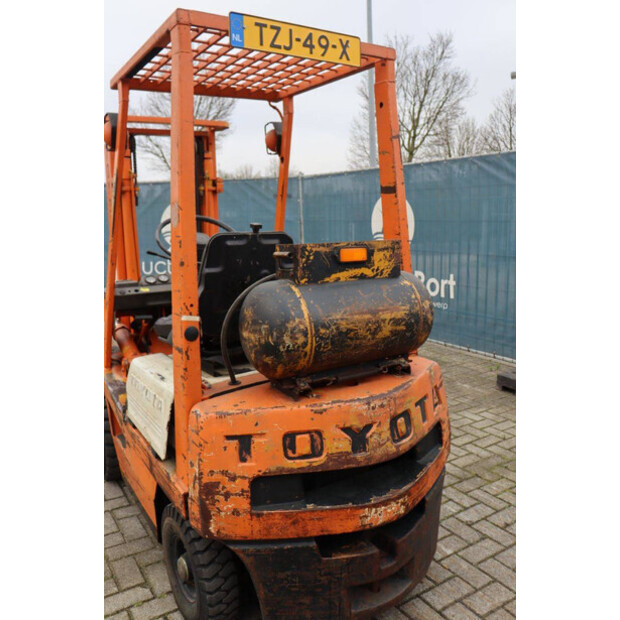 1999 تويوتا 42-4FG15-44145061