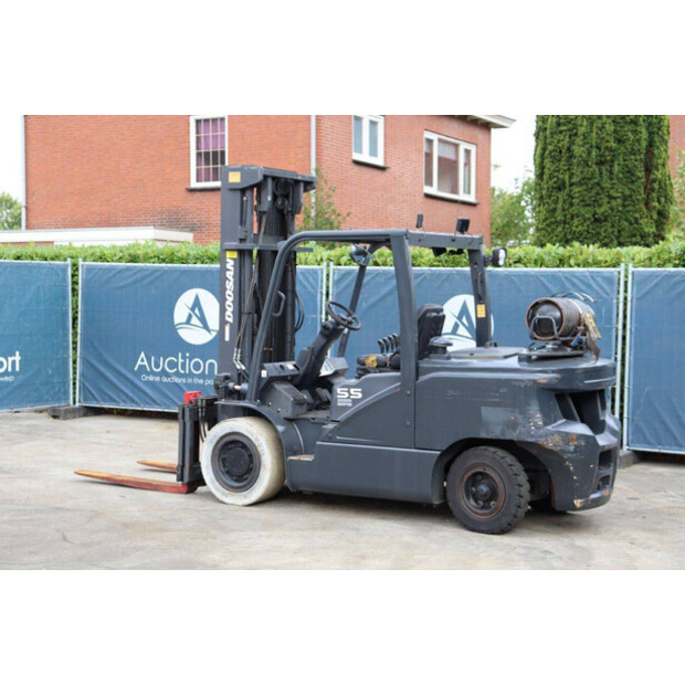 2019 Doosan G55C-7-44145353