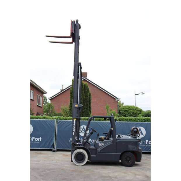 2019 Doosan G55C-7-44145387